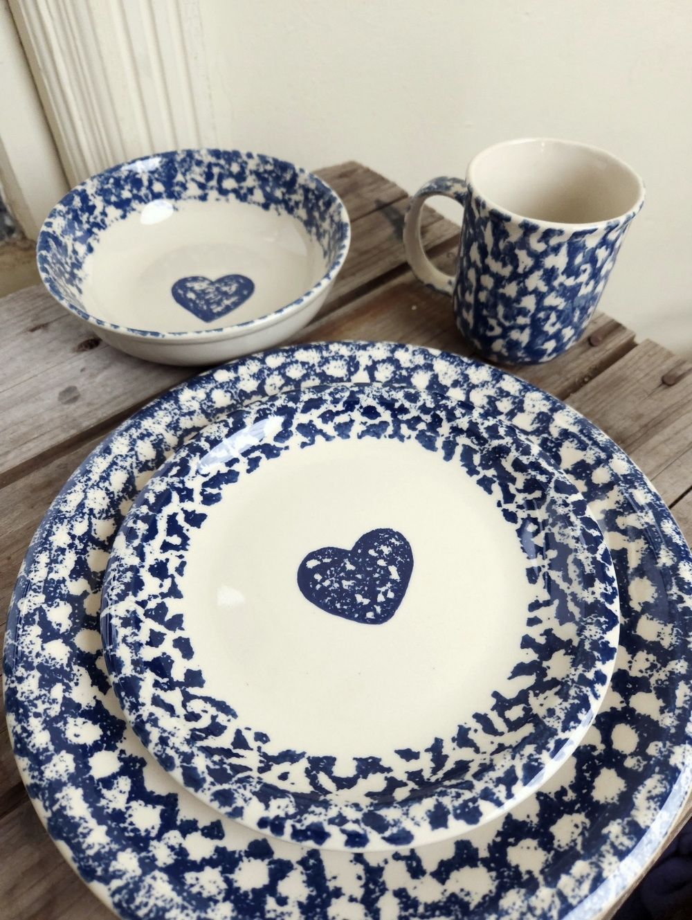 Folk Craft by Tienshan Hearts Blue Sponge 4-Piece Country Setting Plate Cup Bowl
